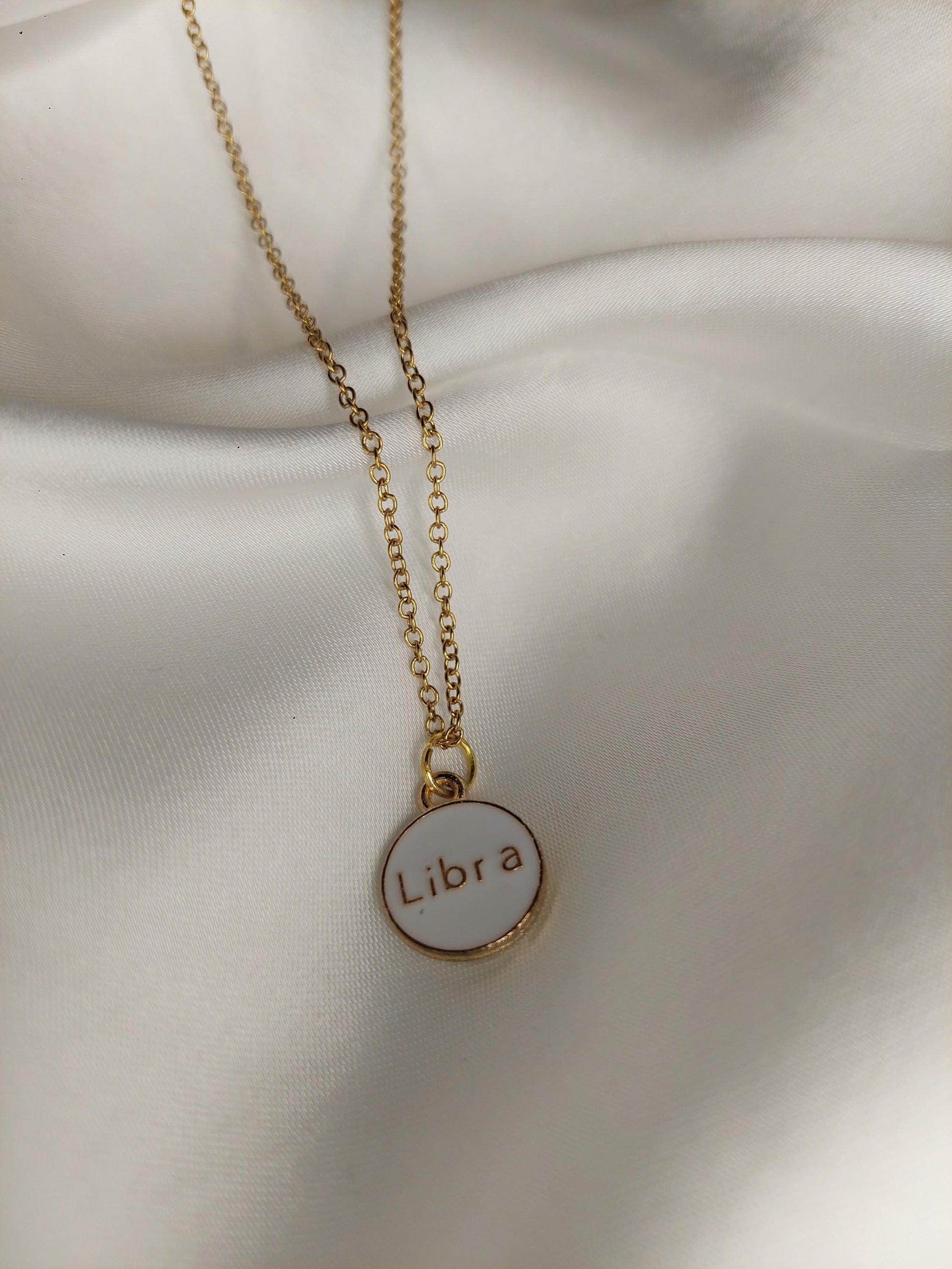 Sternzeichen Kette Gold – Zodiac Halskette Edelstahl vergoldet – Alle 12 Sternzeichen – Persönlicher Schmuck – Astrologie Geschenk