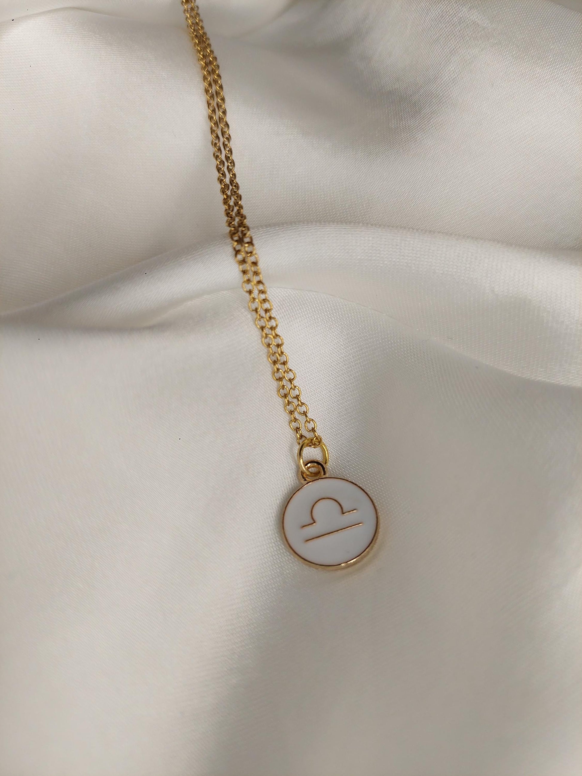 Sternzeichen Kette Gold – Zodiac Halskette Edelstahl vergoldet – Alle 12 Sternzeichen – Persönlicher Schmuck – Astrologie Geschenk