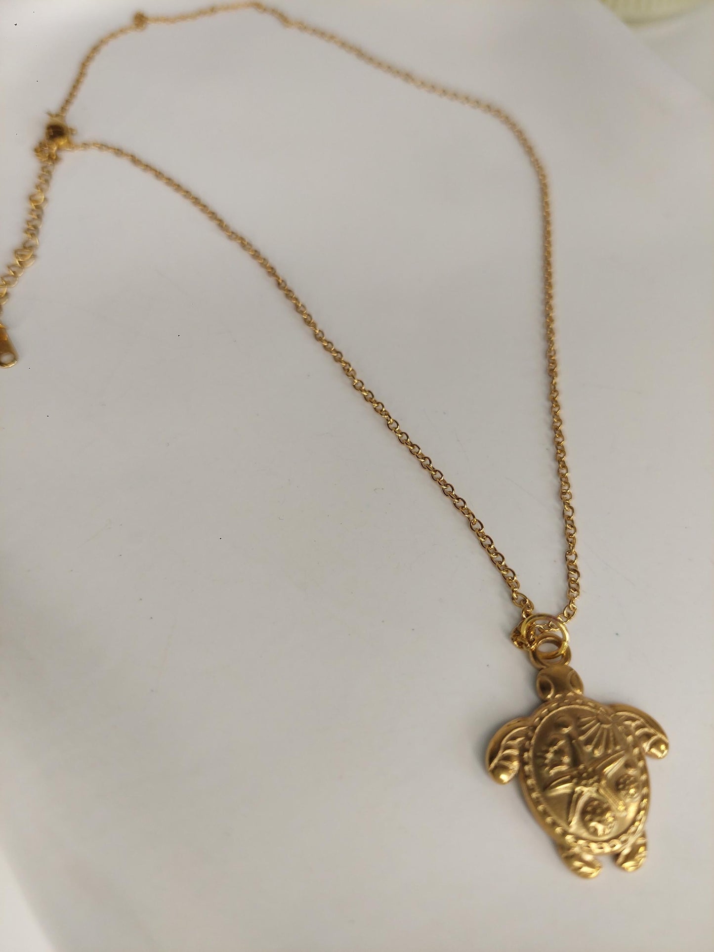 Goldene Schildkröten Kette – Symbol für Schutz, Weisheit & Erdung | Vergoldete Halskette mit spiritueller Bedeutung | Boho Schmuck Geschenk