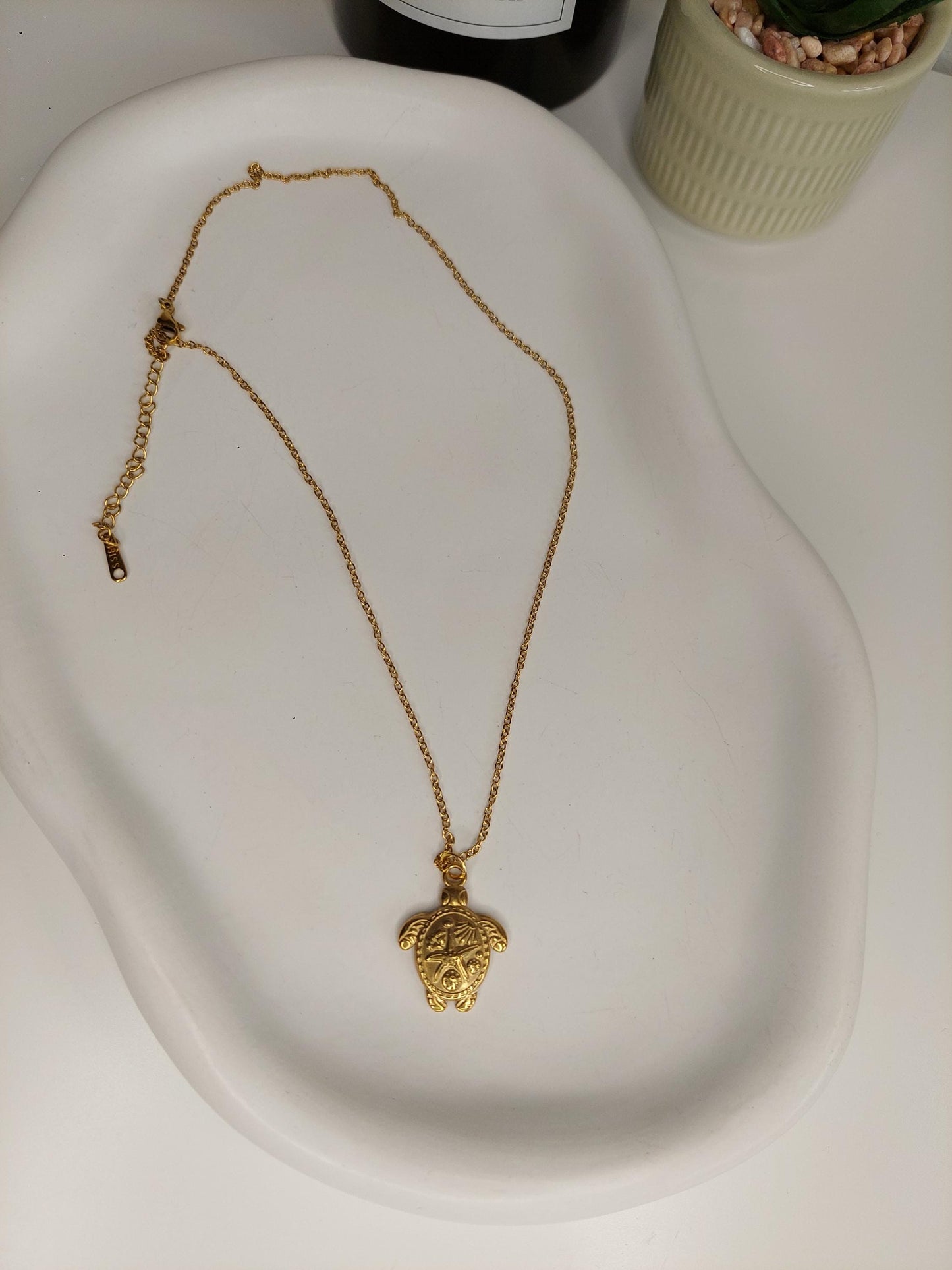 Goldene Schildkröten Kette – Symbol für Schutz, Weisheit & Erdung | Vergoldete Halskette mit spiritueller Bedeutung | Boho Schmuck Geschenk