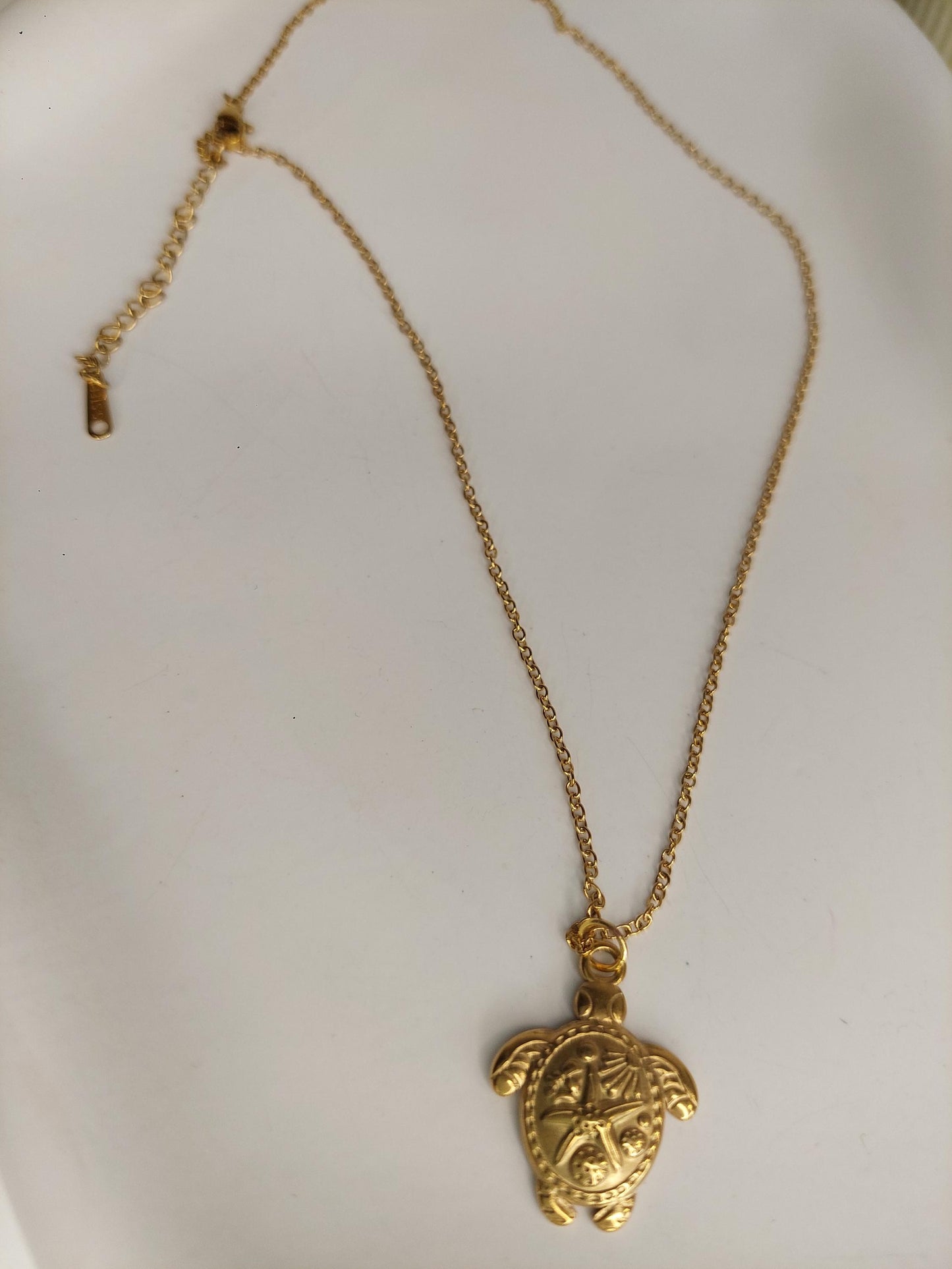 Goldene Schildkröten Kette – Symbol für Schutz, Weisheit & Erdung | Vergoldete Halskette mit spiritueller Bedeutung | Boho Schmuck Geschenk