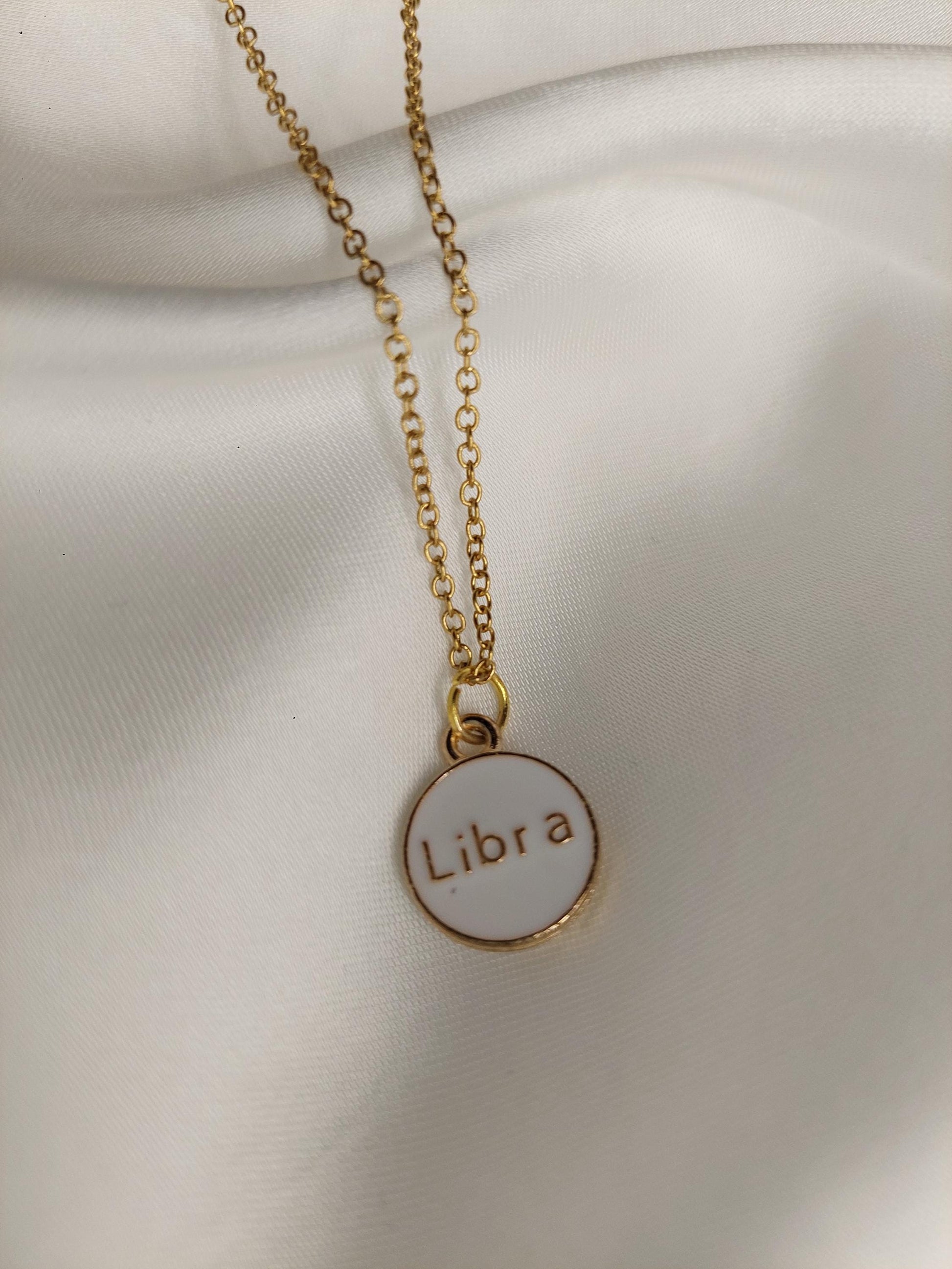 Sternzeichen Kette Gold – Zodiac Halskette Edelstahl vergoldet – Alle 12 Sternzeichen – Persönlicher Schmuck – Astrologie Geschenk