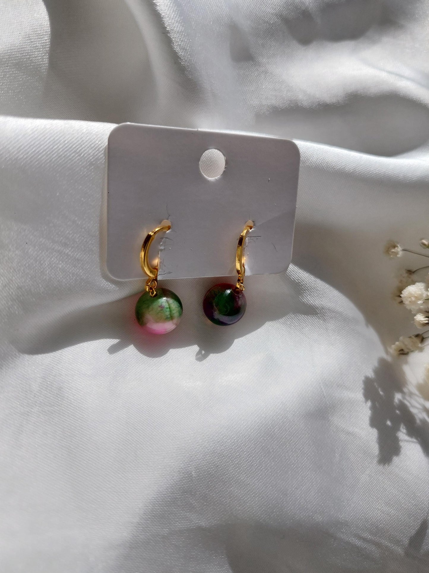 Grün Pinke Edelstein Ohrringe Gold | Minimalistische Creolen | Edelstahl Vergoldet | Natürlicher Schmuck | Geschenk für Sie