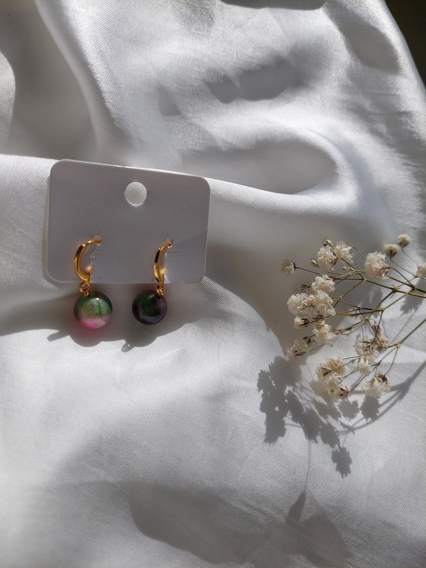 Grün Pinke Edelstein Ohrringe Gold | Minimalistische Creolen | Edelstahl Vergoldet | Natürlicher Schmuck | Geschenk für Sie