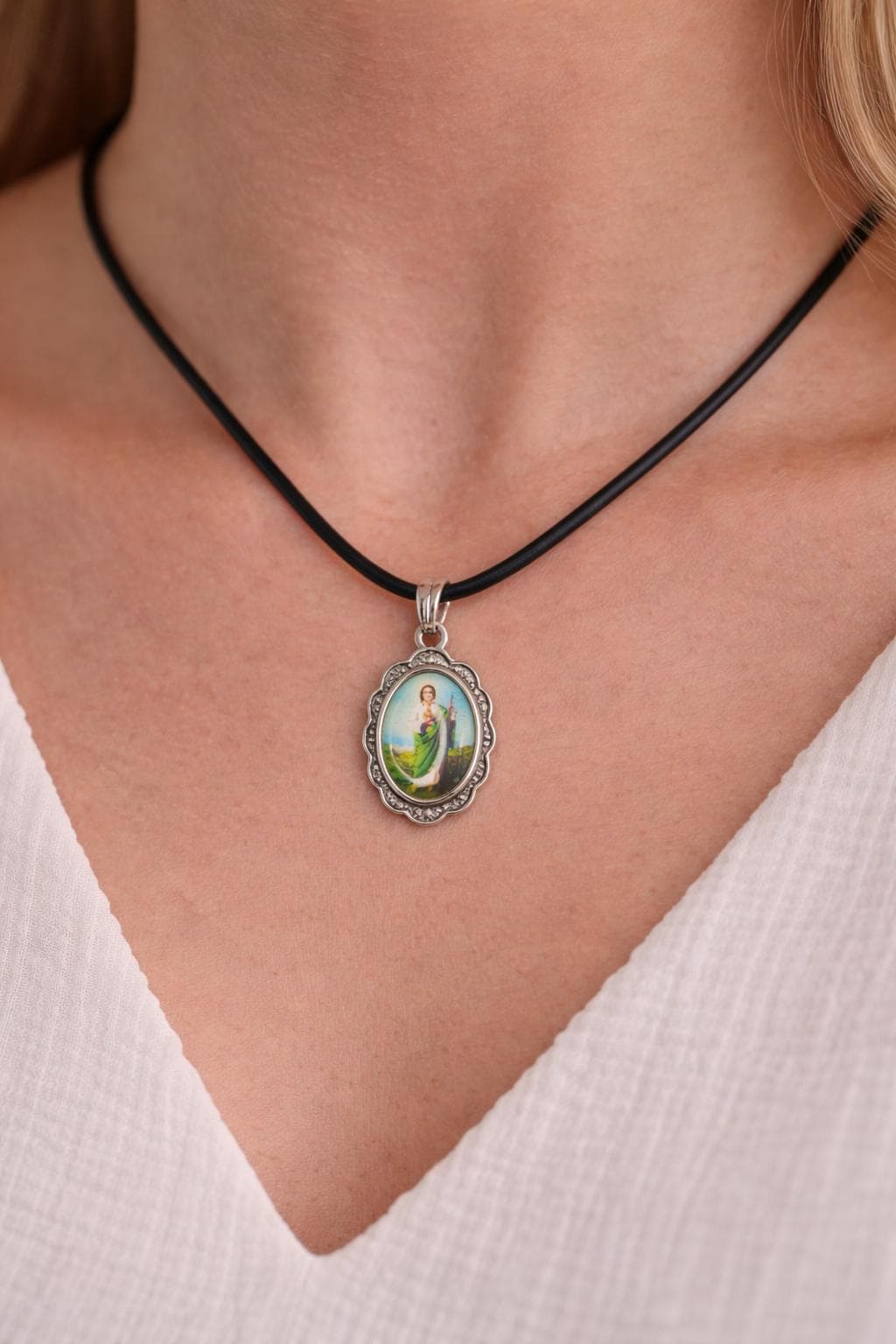 Religiöse Halskette mit Heiligen Anhänger – Maria / Jesus Kette Lederoptik - Christian - Boho - Spirituality - Prayer - Glaube -