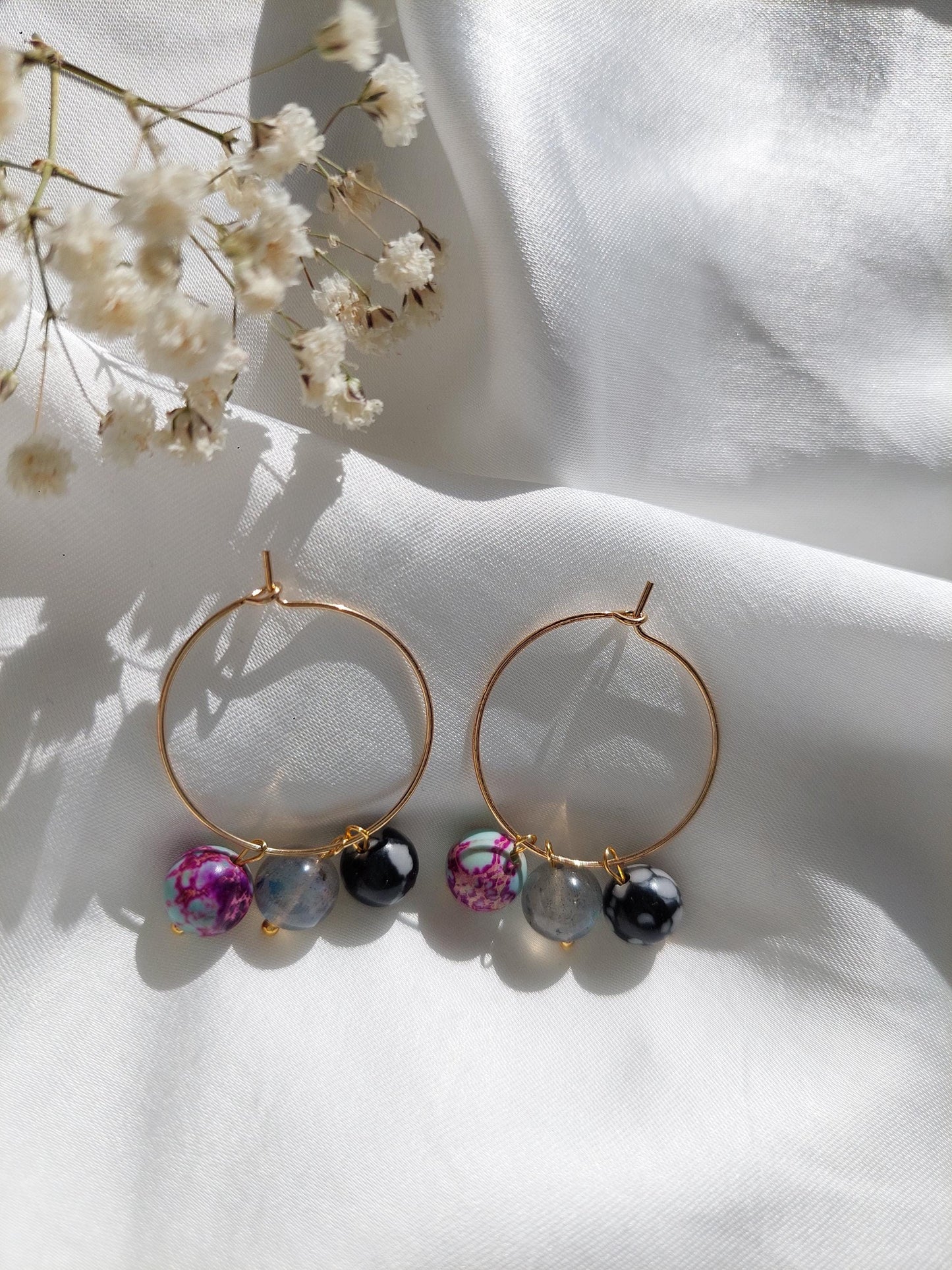 Bunte Blumen Ohrringe Gold | Verspielte Statement Earrings | Edelstahl Vergoldet | Sommer Schmuck | Farbige Perlen Ohrringe | Boho Style
