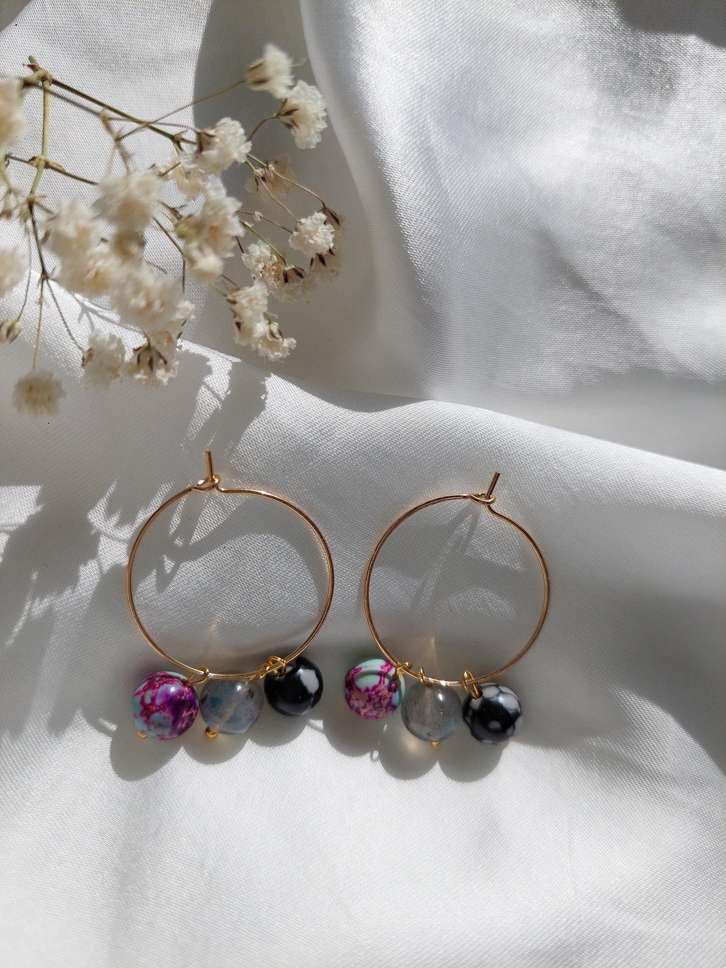 Bunte Blumen Ohrringe Gold | Verspielte Statement Earrings | Edelstahl Vergoldet | Sommer Schmuck | Farbige Perlen Ohrringe | Boho Style