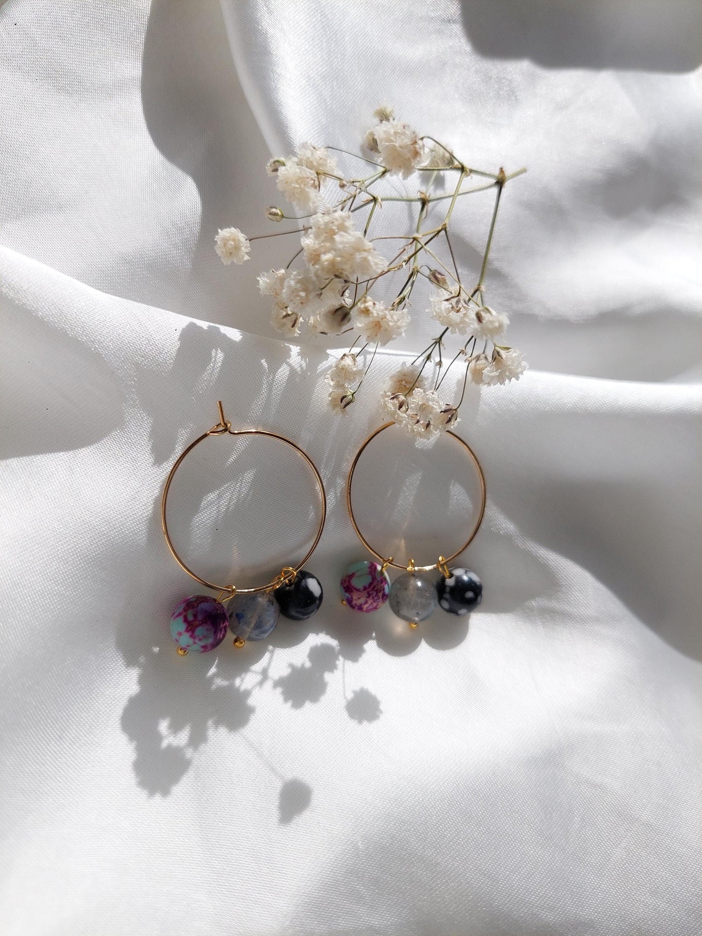 Bunte Blumen Ohrringe Gold | Verspielte Statement Earrings | Edelstahl Vergoldet | Sommer Schmuck | Farbige Perlen Ohrringe | Boho Style