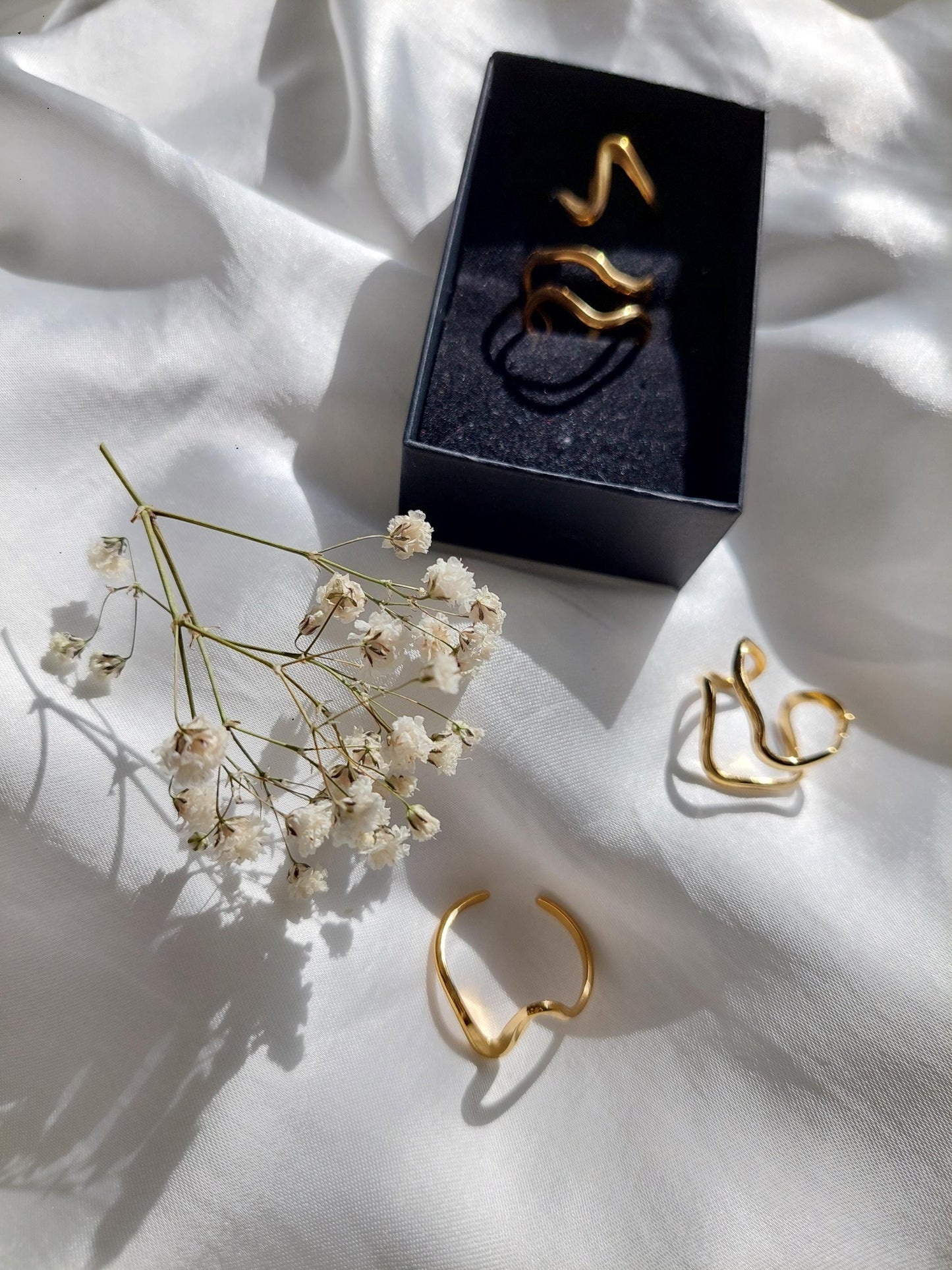 Goldene Wellenringe Set | Edelstahl Vergoldet | Minimalistische Ringe | Organische Form | Stapelringe | Boho Schmuck | Elegant | For Her