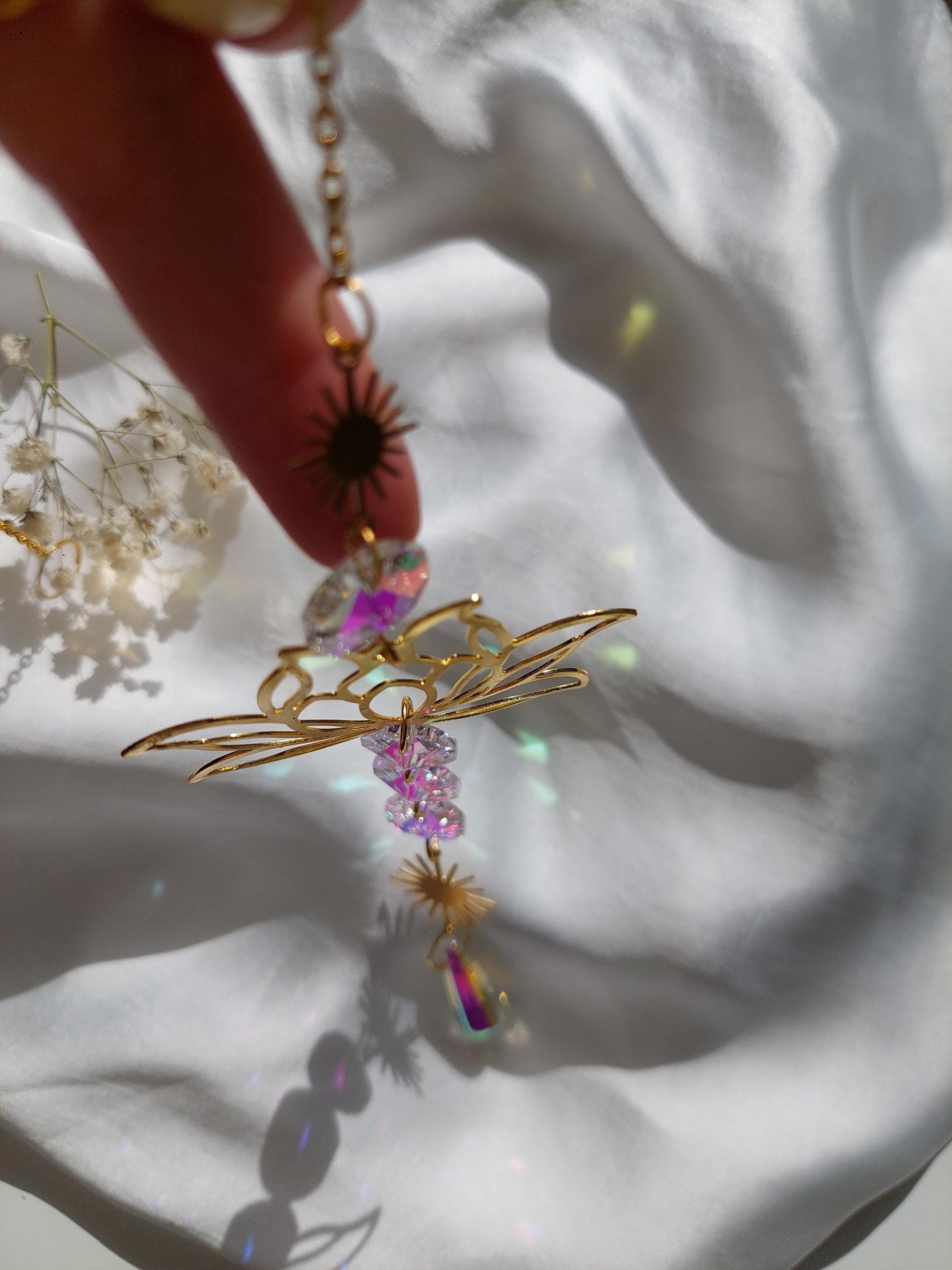 Lotus Suncatcher Gold oder Silber – Kristall Lichtfänger mit Regenbogen Effekt – Spirituelle Fenster Deko, Sonnenfänger für positive Energie