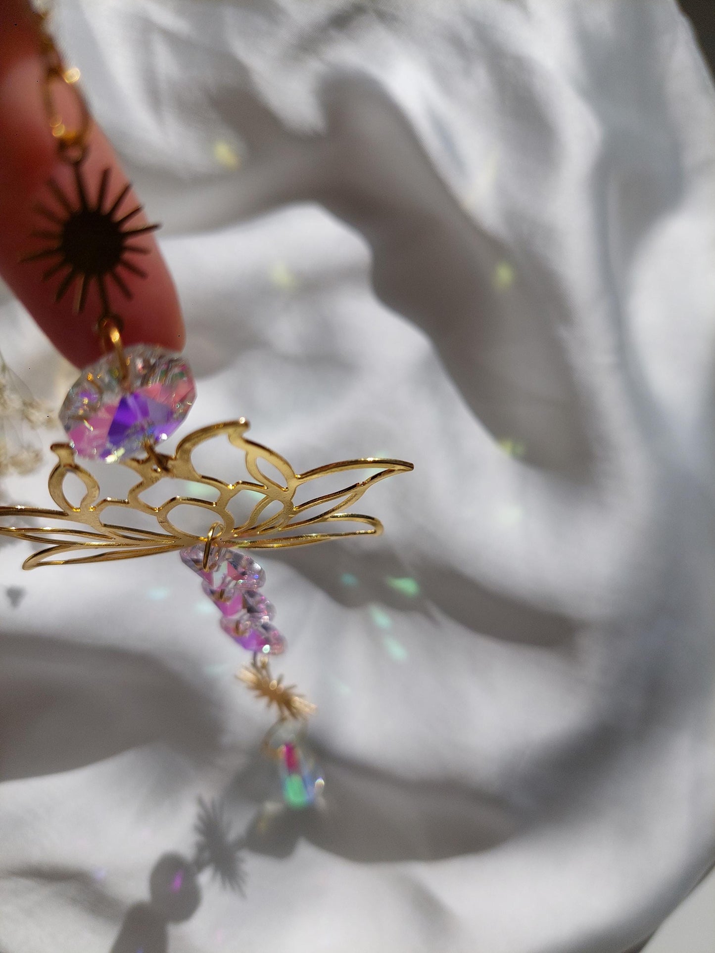 Lotus Suncatcher Gold oder Silber – Kristall Lichtfänger mit Regenbogen Effekt – Spirituelle Fenster Deko, Sonnenfänger für positive Energie