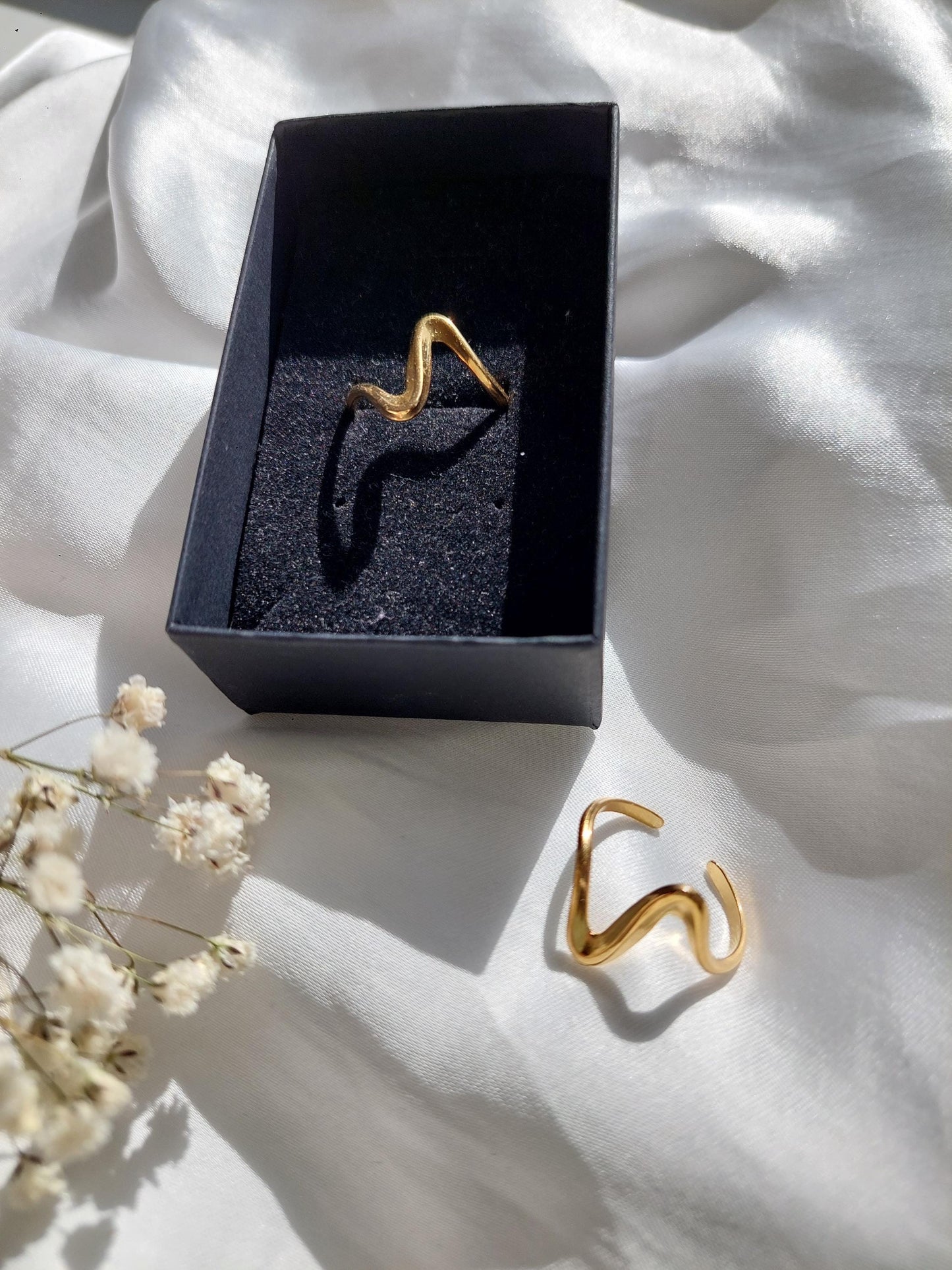 Goldene Wellenringe Set | Edelstahl Vergoldet | Minimalistische Ringe | Organische Form | Stapelringe | Boho Schmuck | Elegant | For Her