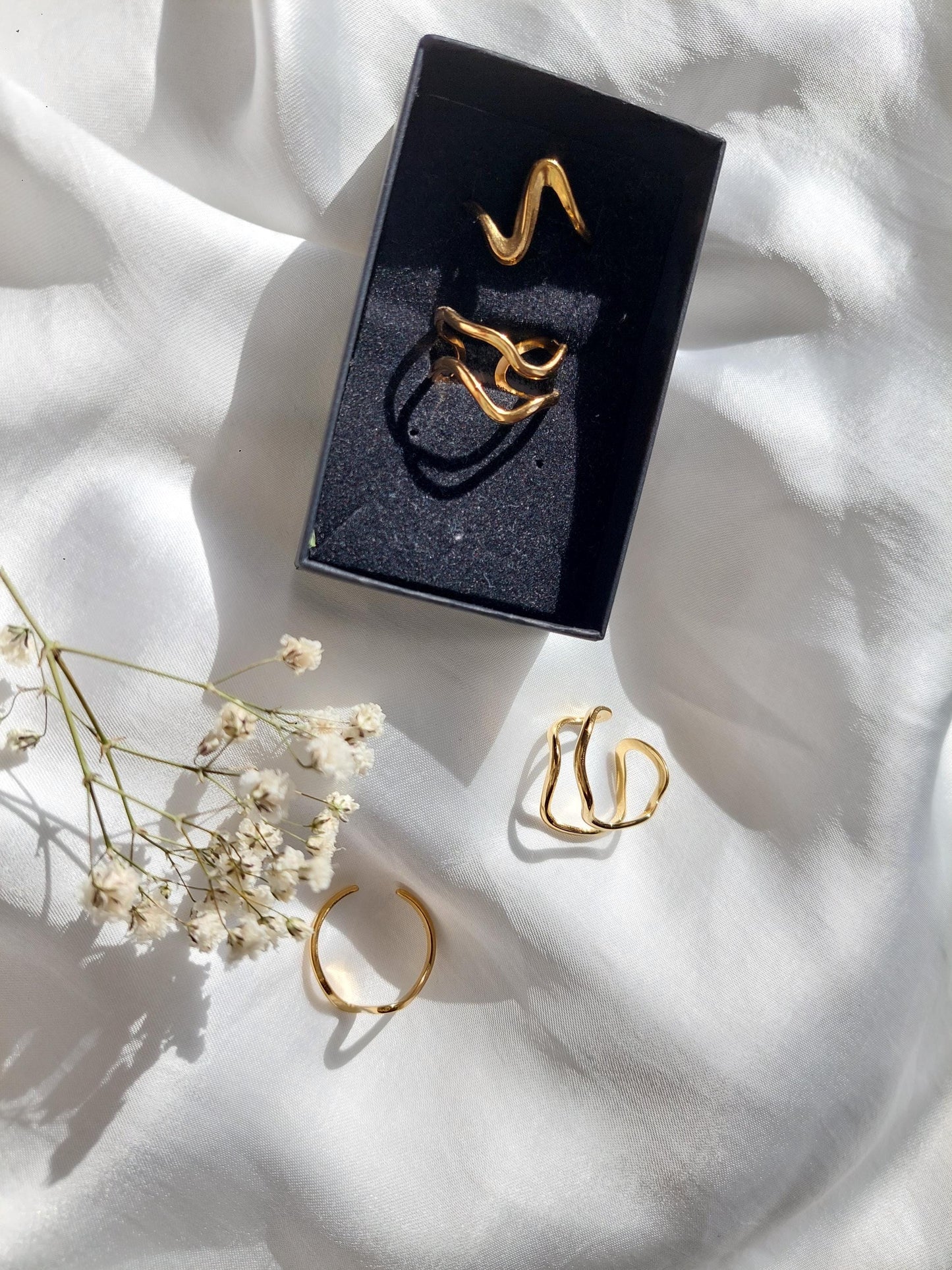 Goldene Wellenringe Set | Edelstahl Vergoldet | Minimalistische Ringe | Organische Form | Stapelringe | Boho Schmuck | Elegant | For Her