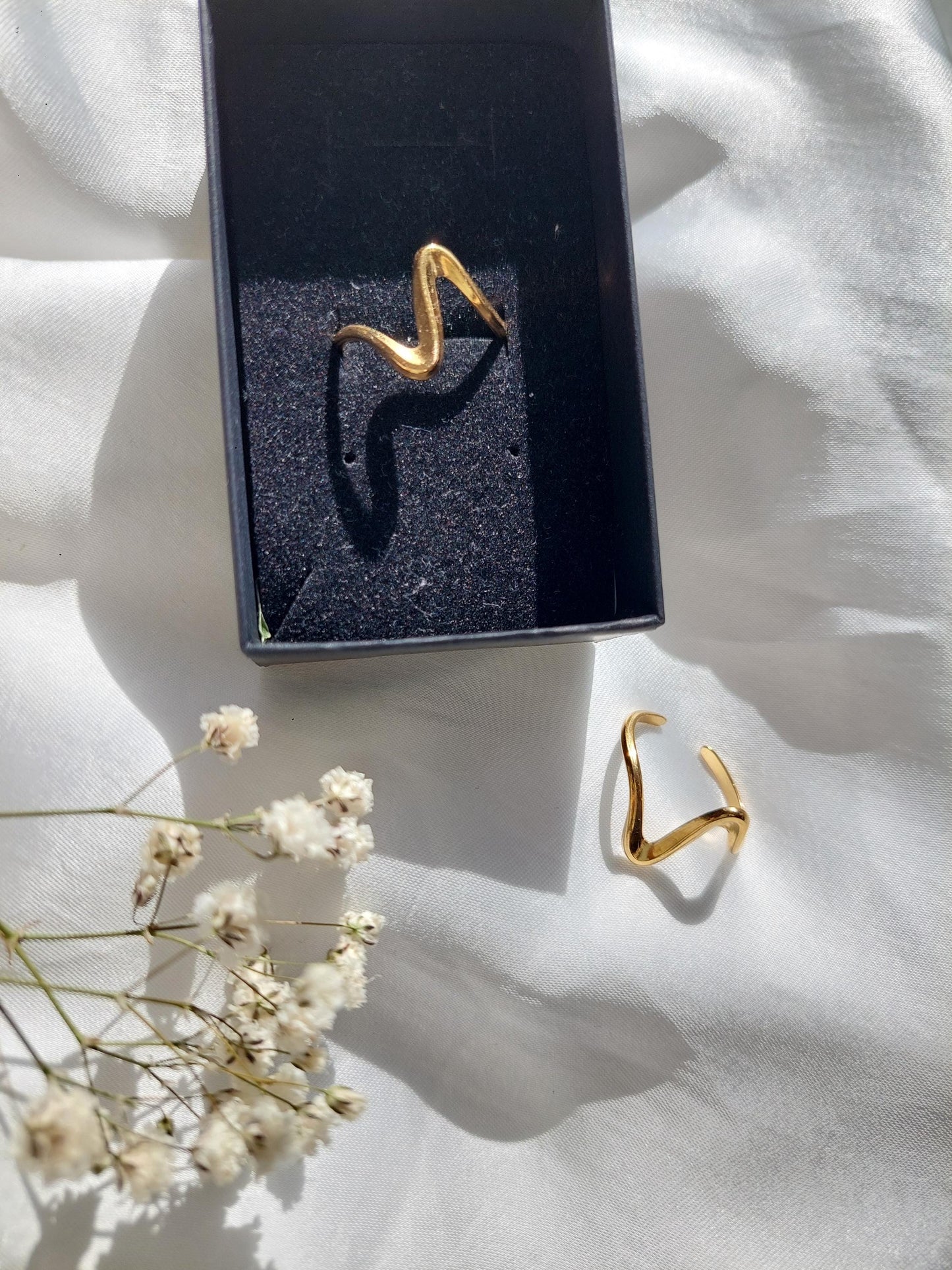 Goldene Wellenringe Set | Edelstahl Vergoldet | Minimalistische Ringe | Organische Form | Stapelringe | Boho Schmuck | Elegant | For Her