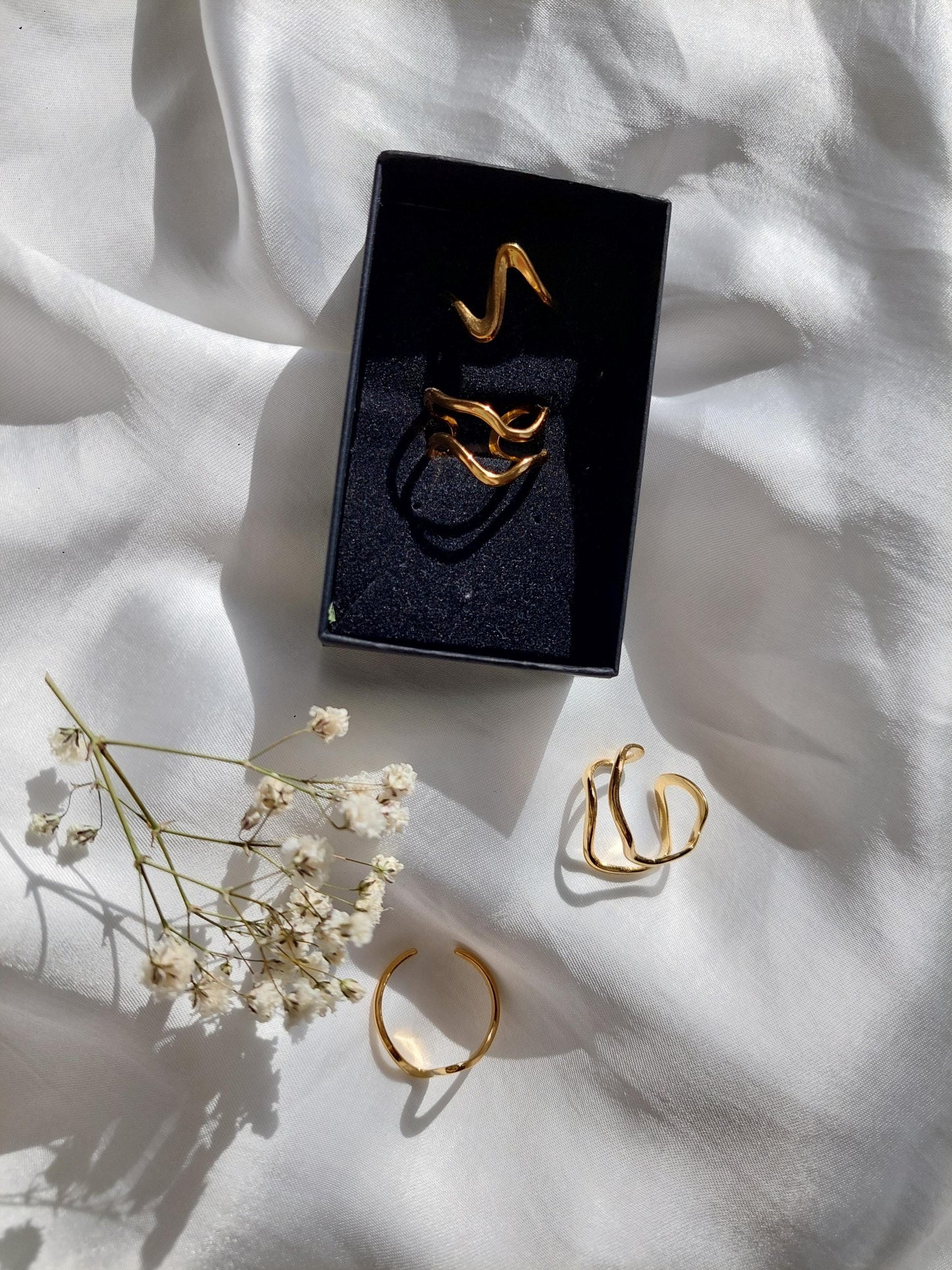 Goldene Wellenringe Set | Edelstahl Vergoldet | Minimalistische Ringe | Organische Form | Stapelringe | Boho Schmuck | Elegant | For Her