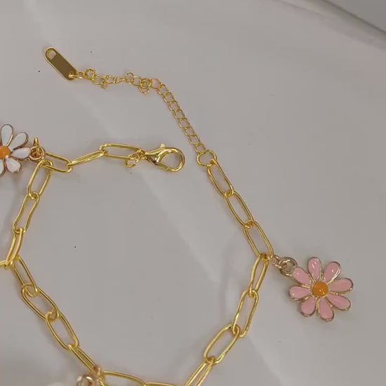 Goldenes Edelstahl Bettelarmband, Charm Bracelet mit Anhängern, Perlen, vergoldet, zeitloser Schmuck, Fruit, Flower, Butterfly, Gift for Her