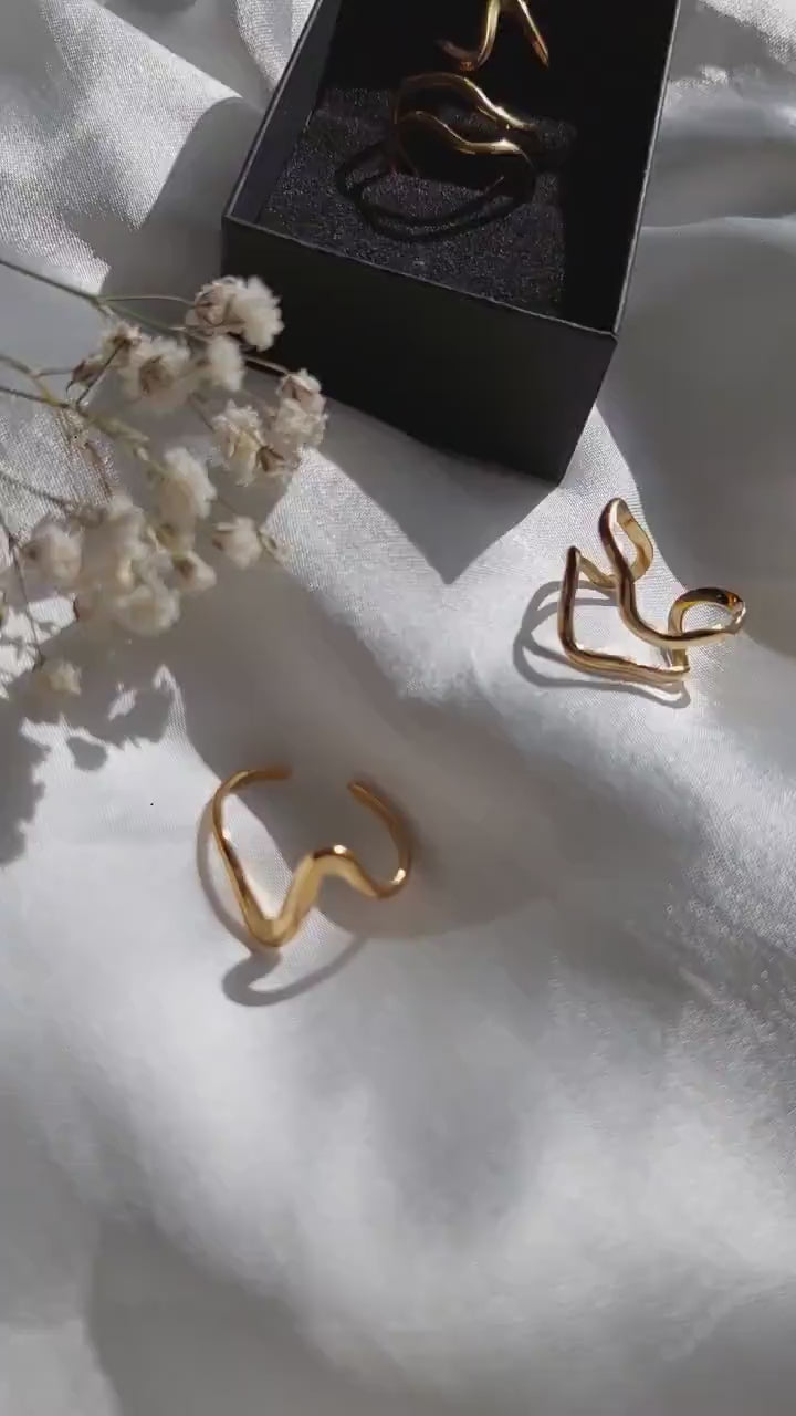 Goldene Wellenringe Set | Edelstahl Vergoldet | Minimalistische Ringe | Organische Form | Stapelringe | Boho Schmuck | Elegant | For Her