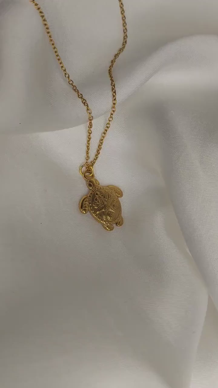 Goldene Schildkröten Kette – Symbol für Schutz, Weisheit & Erdung | Vergoldete Halskette mit spiritueller Bedeutung | Boho Schmuck Geschenk