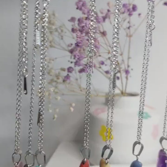 Mondstein Kette Edelstein Anhänger – Edelstahl oder Lederband Halskette mit Heilstein Halbmond – Boho Schmuck Damen Geschenk Naturstein