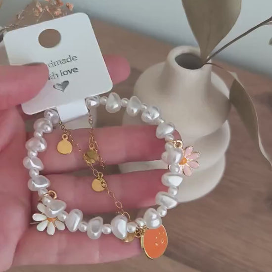 Perlenarmband Boho Set | Sommer Armband Orange und Blumen | 2-teilig | Gummiband & vergoldetes Edelsteinarmband | Geschenkidee