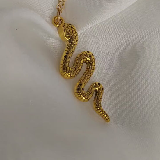 Goldene Schlangen Kette – Symbol für Transformation & feminine Kraft | Edelstahl vergoldet | Spiritueller Schmuck Minimalistische Halskette