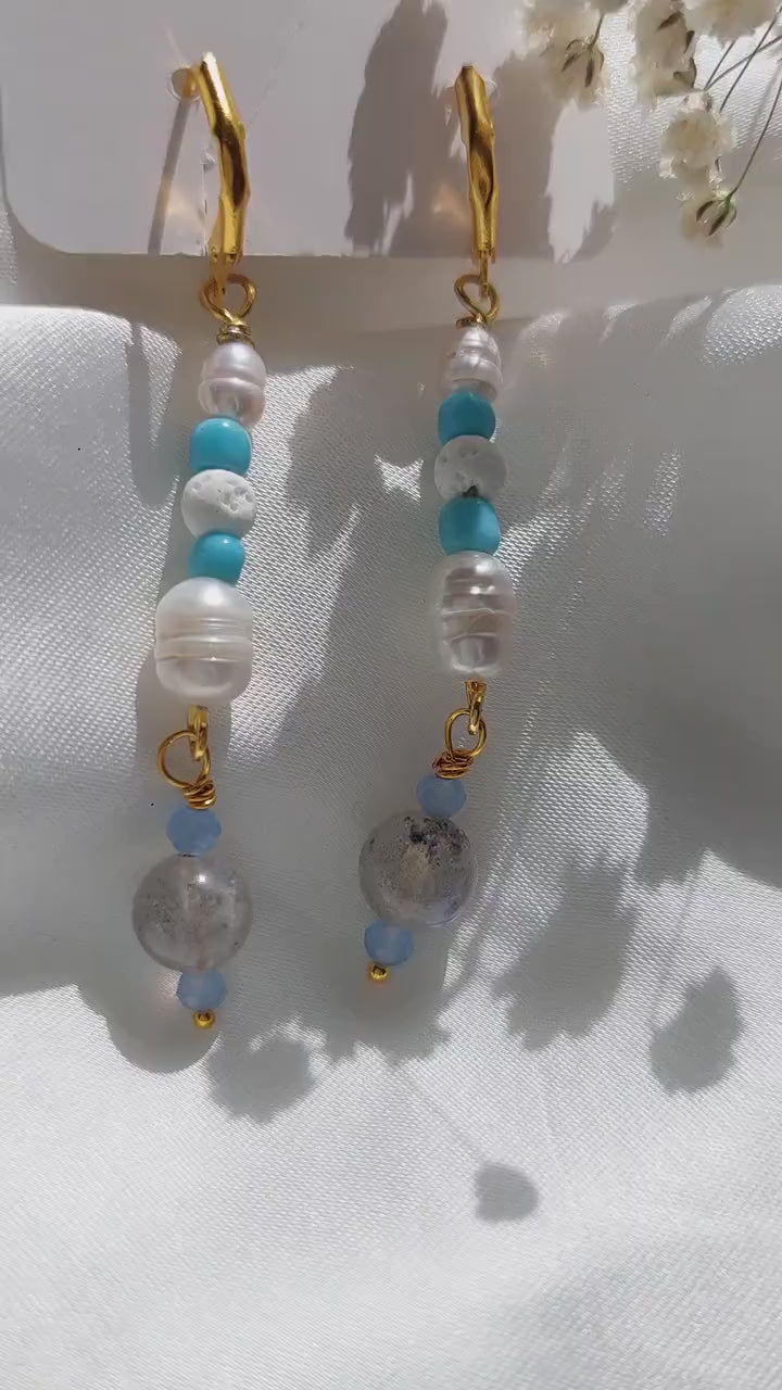 Handgemachte Mondstein & Perlen Ohrringe | Vergoldete Edelstahl Creolen | Turmalin Schmuck | Boho Perlenohrringe | Geschenk für Frauen