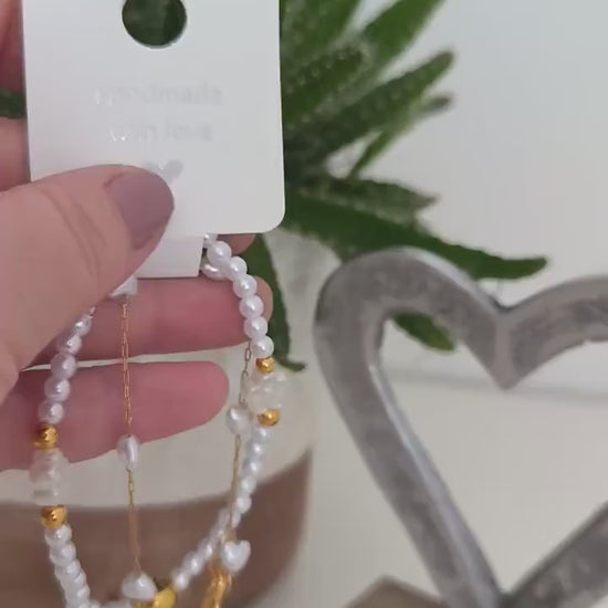 weißes Perlenarmband Boho Set | Elegantes Armband | 2-teilig | Gummiband & vergoldetes Edelsteinarmband | Herzen | Blumen| Lifetree